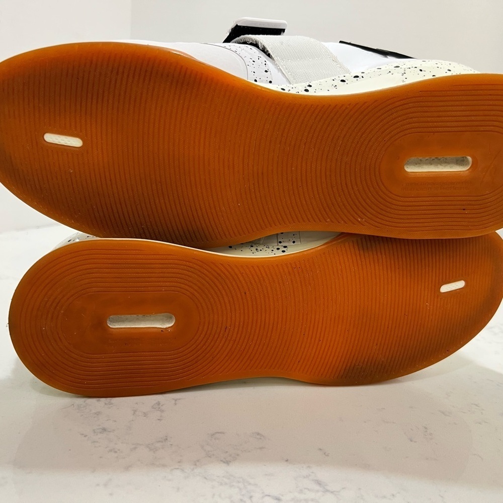 🚨‼️SOLD ‼️🚨Reebok training White Sneakers with Black and Brown Accents - Picture 5 of 13